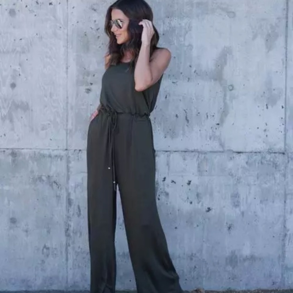 ☀️Sleeveless Jumpsuit with straps & elastic waist